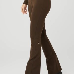 Alo yoga flared pants!